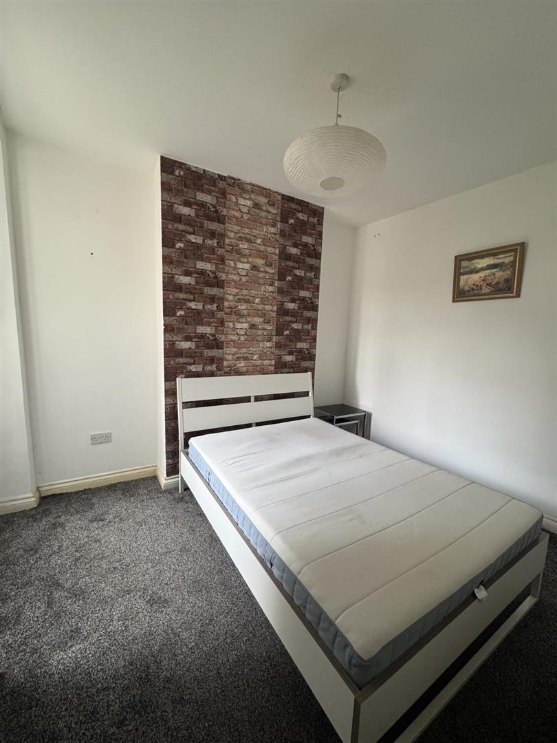 1 bed property in Cowbridge Road East, Cardiff